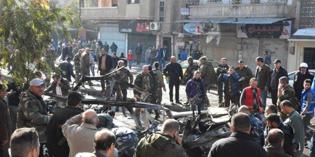Siyonistler Uşaklarının Eliyle Hums Şehrinde Sivil Halkı Bombalarla Hedef Aldı: 10 Ölü