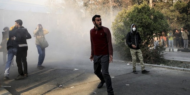 Siyonist İsrail Umudunu İran’daki Olaylara Bağladı