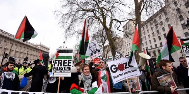Siyonist İsrail Başbakanı Netanyahu Londra’da protesto edildi