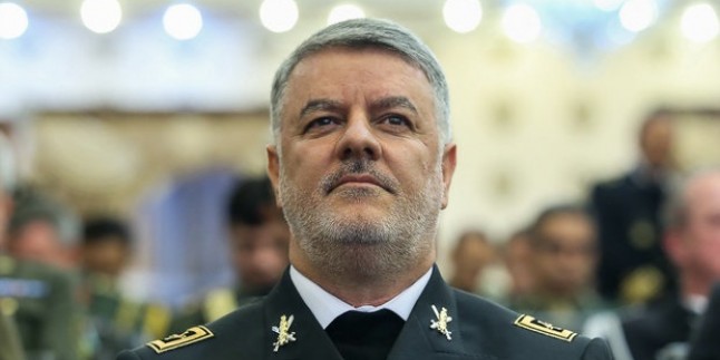 İran Deniz Kuvvetleri Komutanı’ndan “yeşil bereliler” açıklaması