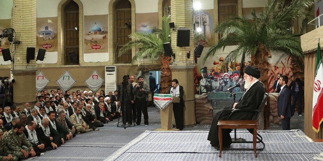 İmam Hamanei: Kutsal savunma yılları, İran halkı için bir servettir
