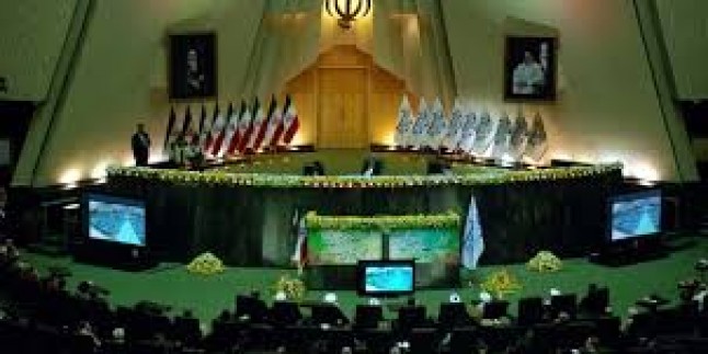 İran Meclisi, teröre finansal desteğin engellenmesine yönelik yasa tasarısını onayladı