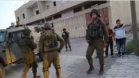 İşgal Güçleri Batı Yaka’da 14 Filistinliyi Gözaltına Aldı
