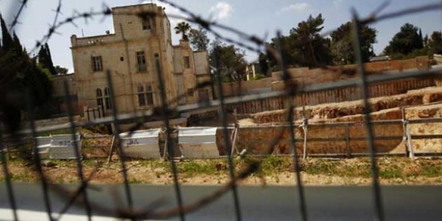 Korsan İsrail “tatbikat” için Filistinlilerin evlerini boşalttı
