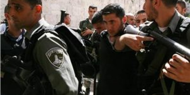 Siyonist İsrail Güçleri Kudüs ve El-Halil’de 8 Filistinliyi Gözaltına Aldı