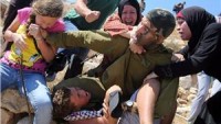 Filistinli çocuk korsan İsrail askerinin elinden nasıl kurtarıldı?