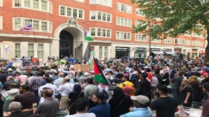 Gazze’ye destek için İngiltere Başbakanlık binası önünde miting