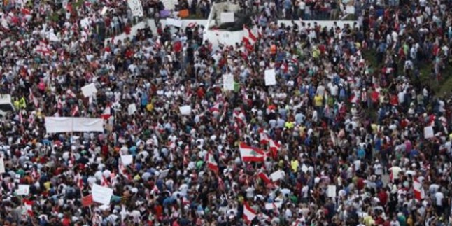 Lübnan’da Kudüs’ün İsrail’in başkenti olarak tanınması yönündeki girişimlere karşı protesto düzenledi