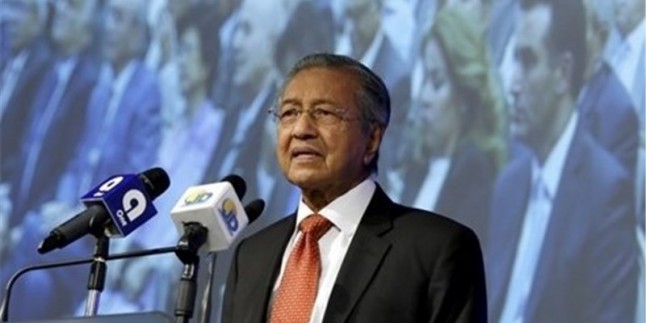 Malezya’da Seçimleri Kaybeden Necip Rezak’a Yurt Dışına Çıkış Yasağı Getirildi