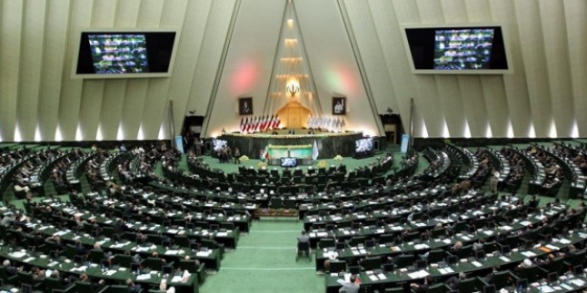 İran Meclisi Arabistan’la ilişkiler seviyesinin gözden geçirilmesini istedi