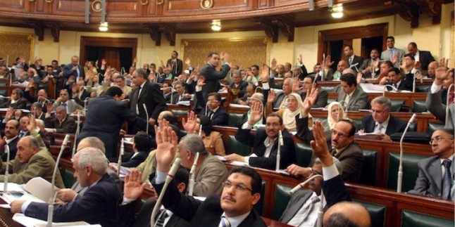 Adaların satılmasını protesto eden Mısırlı milletvekili istifa etti