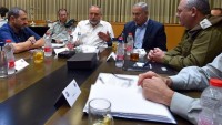 Direniş Karşısında Aciz Kalan Siyonist Netanyahu Toplantı Sırasında Rahatsızlanarak Hastaneye Kaldırıldı