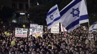 Tel Aviv’de Netanyahu Protesto Edildi