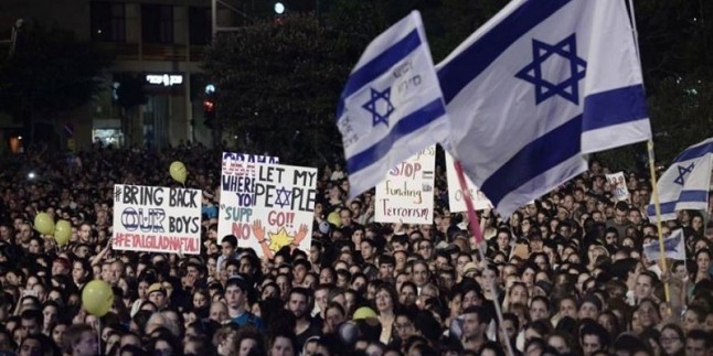 Tel Aviv’de Netanyahu Protesto Edildi