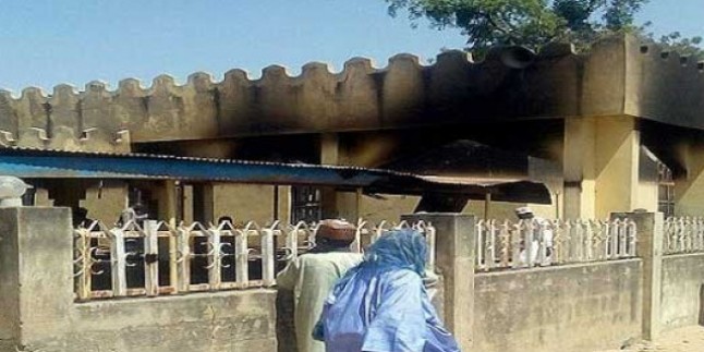 Nijerya’da camiye bombalı saldırı düzenlendi
