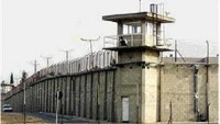 Ofer Cezaevi’ne Baskın Düzenleyen Siyonist İşgal Güçleri Esirleri Aşağıladı