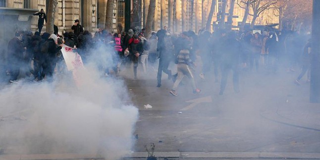 Fransa’da polis şiddeti protestoları sürüyor