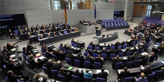 Almanya Parlamentosu: Üç Batılı Ülkenin Suriye Saldırısı İllegaldi