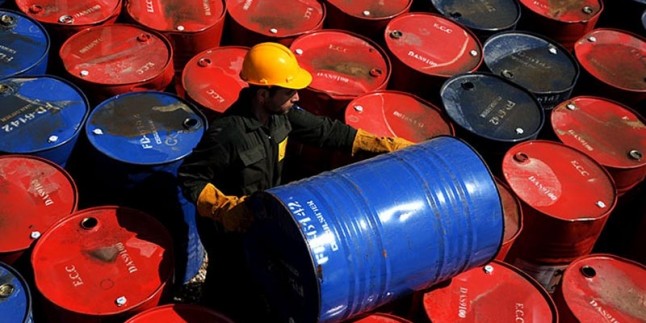 İran’ın günlük petrol üretimi 4 milyon varili bulacak