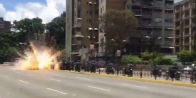 Venezuela Polisine Bombalı Saldırı