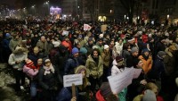 Romanya’da af tasarısına protesto