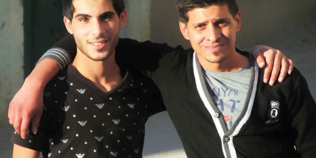 İntifada Sürüyor: İki Siyonist Asker Yaralı, İki Filistinli Genç Şehid