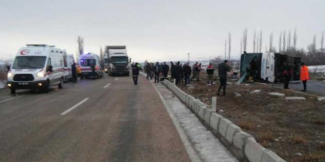 Sivas’ta otobüs kazası; 1 ölü 36 yaralı