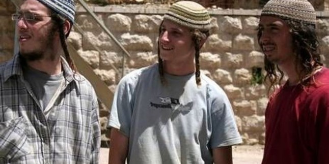Siyonist Yerleşimciler Filistinlilere Ait Evi Ateşe Verdi
