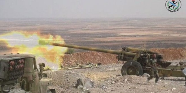 Suriye Ordusu, Rakka Vilayetine Bağlı Tabka Kentinin Güneybatısında Konuşlanan PYD Teröristlerin İşgalindeki Birkaç Bölgeyi Kurtardı
