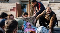 Suriye’nin Deyrezzor eyaletinde halk IŞİD teröristlerine karşı kıyam etti