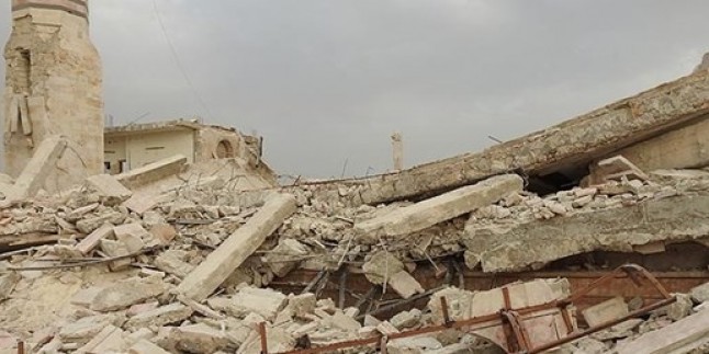 ABD Deyrizor’da camiyi bombaladı
