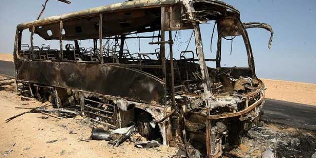 Suriye’de teröristleri taşıyan otobüste patlama; 45 ölü 20 yaralı