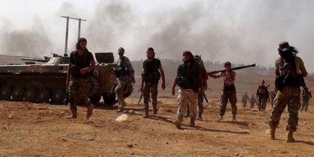Lübnan Sınırındaki Teröristler Suriye Ordusuna Teslim Oluyor