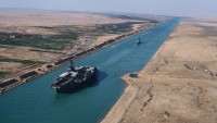 Düşen petrol fiyatları Süveyş Kanalı’nı vurdu