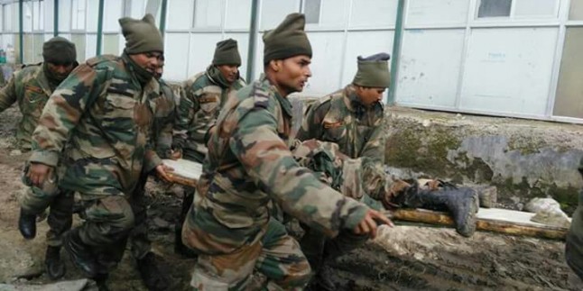 Pakistan Güçleri Hindistan Ordusuna Ateş Açtı