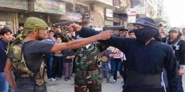 Suriye’nin Der’a kentinin batısında terörist grupları içinde çatışma çıktı