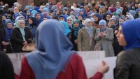 Tesettürün yasaklanmasına itiraz amacıyla Bosna’da protesto gösterileri düzenlendi