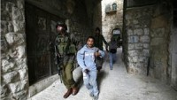 Siyonist İsrail Güçleri Tulkerem’in Güneyinde Filistinli 4 Çocuğu Gözaltına Aldı