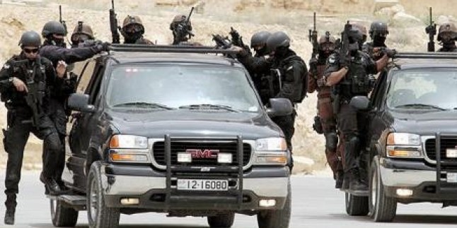 Ürdün Güvenlik Güçleri İle Vahhabi Teröristleri Çatıştı. 1 Ürdünlü Subay İle 5 Silahlı Öldü