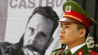 Vietnam Fidel Castro için yas tutuyor