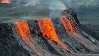 Endonezya’da Sinabung yanardağı patladı