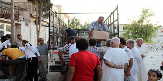 Suriye’nin İdlib Kentinde Terör Mağduru Ailelere 320 Sepet Gıda Yardımı Dağıtıldı