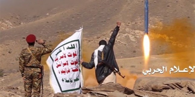 Yemen Hizbullahı Suudi Koalisyonuna bağlı milislere balistik füzeler fırlattı