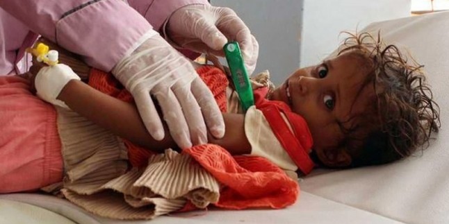 Amerika’nın desteğinde Suudi rejimi ve işbirlikçilerinin yıkıma uğrattığı Yemen’de kolera salgınına karşı aşılama başladı
