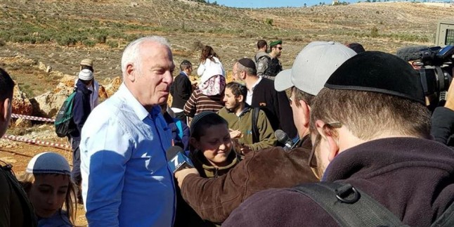 Siyonist Yerleşimciler El-Halil’de Filistinlilere Ait Araziyi İşgal Etti ​