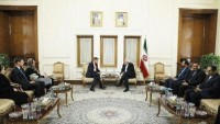 Cevad Zarif: İran, Suriye ve Yemen halkının acılarını hafifletmeye çalışıyor