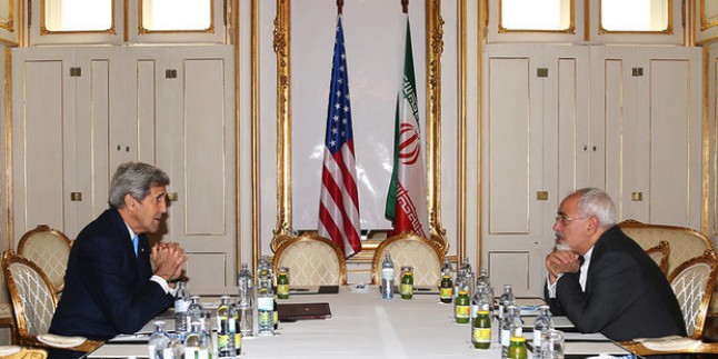 Nükleer müzakereler güne Zarif-Kerry görüşmesi ile başladı