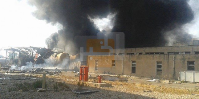 Foto: Teröristler Hama kuzey kırsalında Zeyzun termik santralinin yakıt tanklarını havaya uçurdu