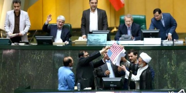 ABD Medyasının İddiasına Göre İran, Yüksek Hızlı Torpido Test Etti